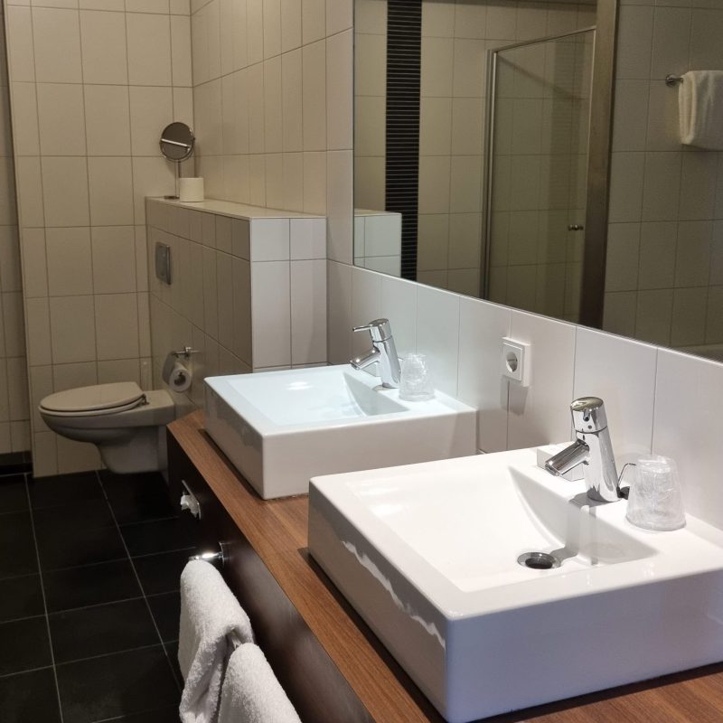 Badkamer suite | Wasbakken | Toilet | Badkamer | Rituals | Handdoeken